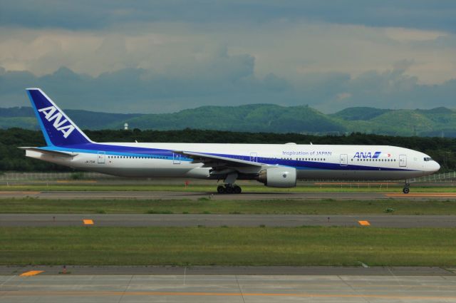 BOEING 777-300 (JA751A)