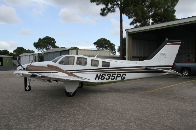 Beechcraft Baron (58) (N635PG)