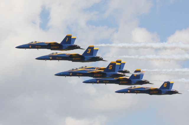 McDonnell Douglas FA-18 Hornet (B-LUE) - Blue Angels at the 2012 Florida International Airshow