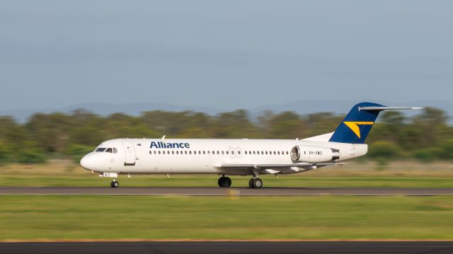 Fokker 100 (VH-XWO)