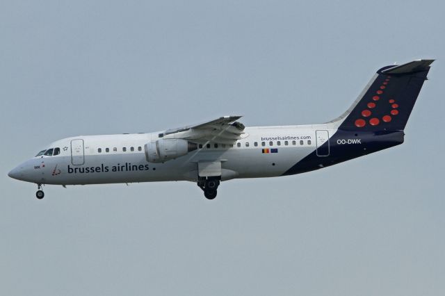 Avro RJ-100 Avroliner (OO-DWK)