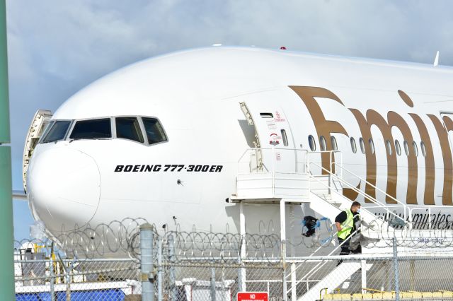 Boeing 777-200 (A6-EGL)