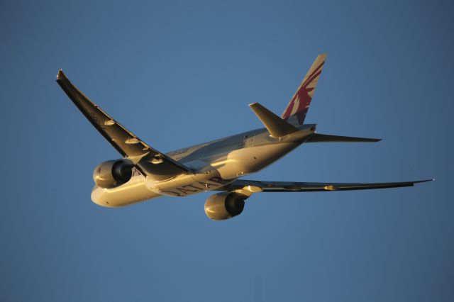 BOEING 777-200LR (A7-BBG)