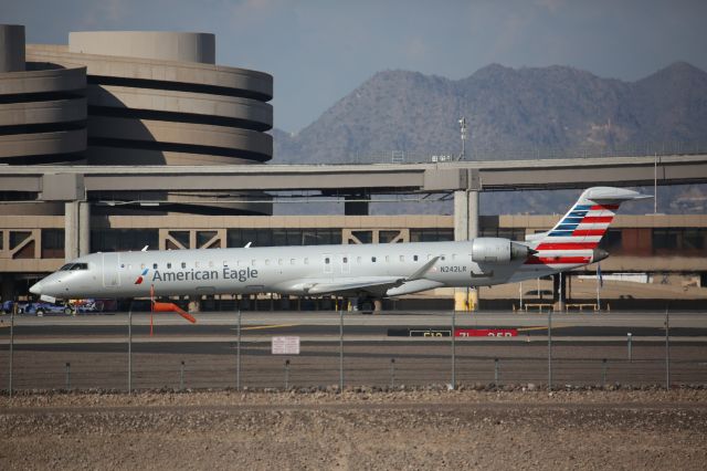 Canadair Regional Jet CRJ-900 (N242LR)