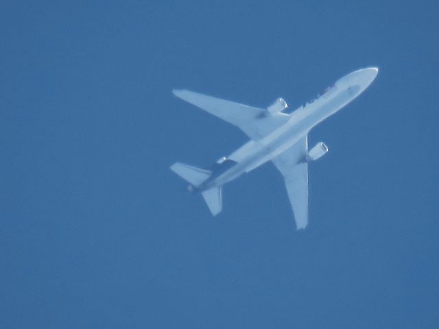 Boeing MD-11 (N586FE)