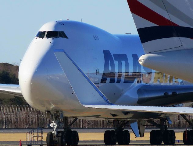 Boeing 747-400 (N412MC) - I took this picture on Feb 12, 2017.