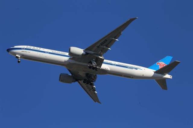 BOEING 777-300ER (B-2029)