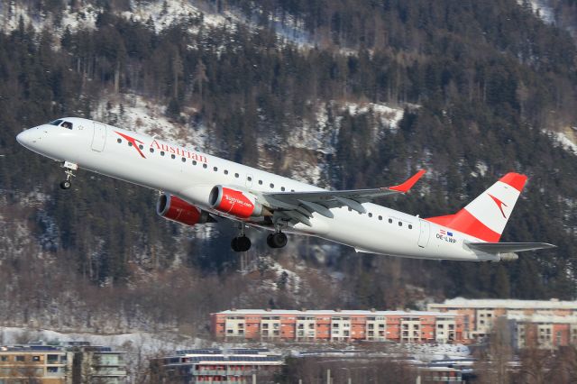 EMBRAER 195 (OE-LWP)