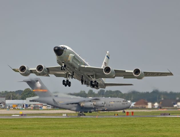 Boeing RC-135 (6414842) - TOPCT42 a USAF Boeing RC-135V Rivet Joint from the 55th Wing, Offutt AFB, Nebraska departing AirShow London on 11 Sep 2023 with a USAF C-17 (98-0055) waiting to taxi in the background.