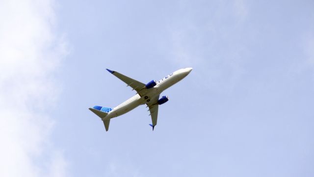 Boeing 737-800 (N77530)