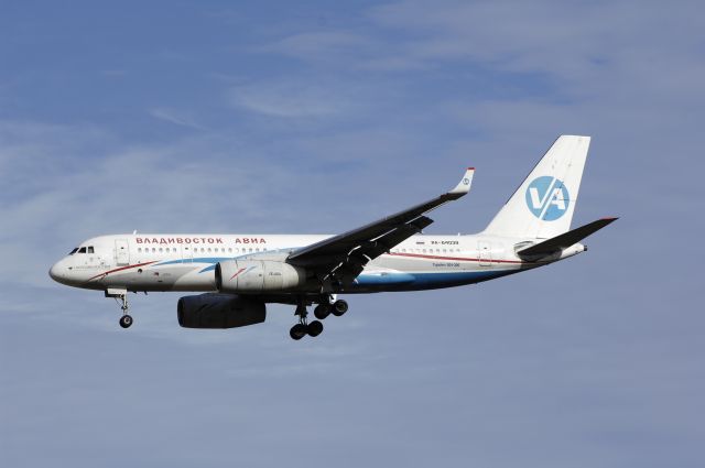 RA-64039 — - Final Approach to NRT Airport R/W34L on 2012/01/03