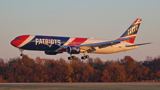 BOEING 767-300 (N36NE) - November 10, 2018, Nashville, TN -- New England Patriots (Call-sign "Underdog 3-4") on short final approach to runway 2C at Nashville International Airport in preparation for the November 11, 2018, game against the Tennessee Titans. Link to the flight: a rel=nofollow href=http://flightaware.com/live/flight/UDG34https://flightaware.com/live/flight/UDG34/a