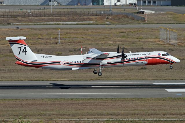 de Havilland Dash 8-400 (F-ZBMD)