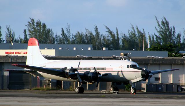 Douglas C-54 Skymaster (N406WA)