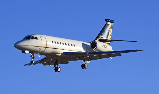 Dassault Falcon 2000 (N89CE) - N89CE 2006 Dassault FALCON 2000EX C/N 81  - Las Vegas - McCarran International (LAS / KLAS) USA - Nevada, January 7, 2012 Photo: Tomás Del Coro