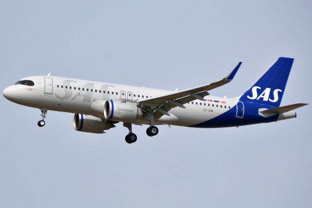 Airbus A320neo (EI-SIM) - Kystvejen RWY22L