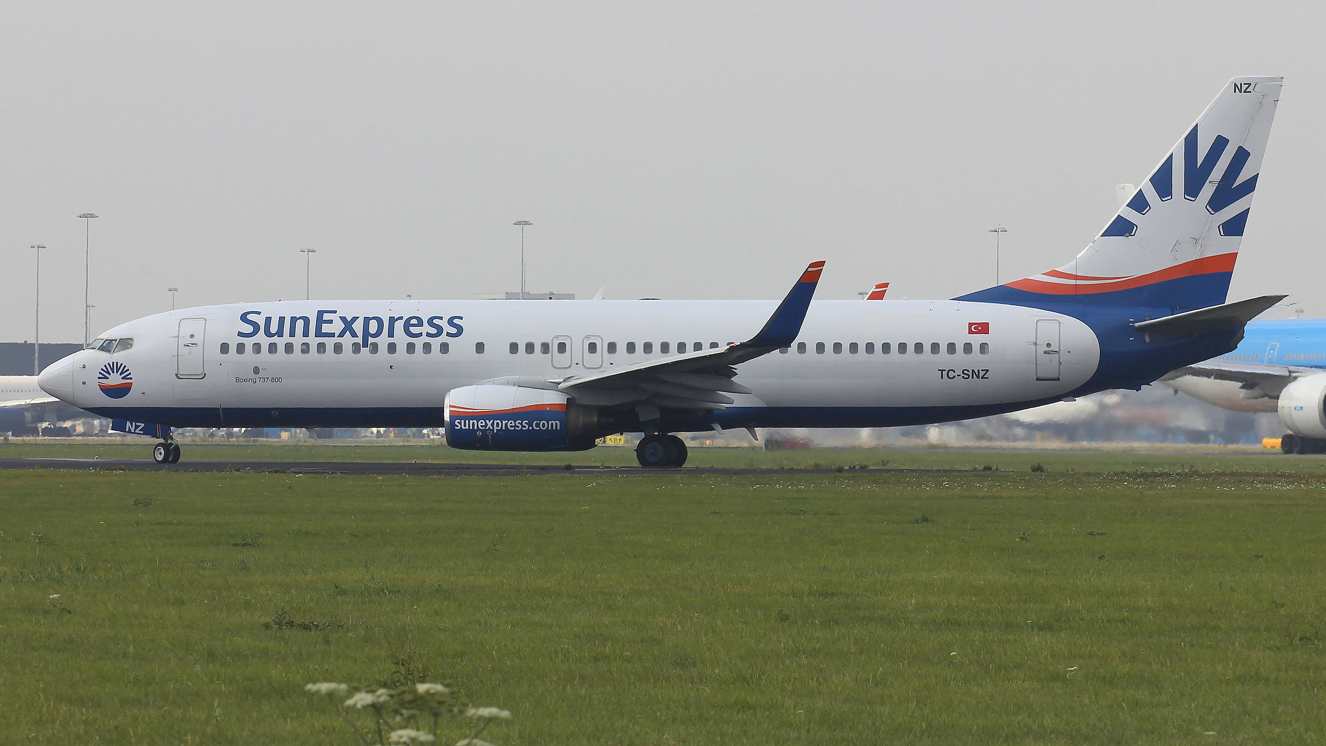 Boeing 737-800 (TC-SNZ)