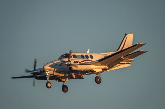 Beechcraft King Air 90 (N413GA)