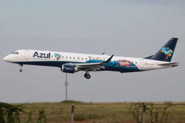 EMBRAER 195 (PR-AYF)