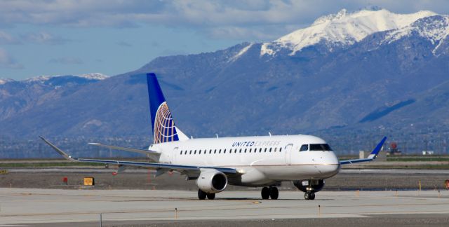 Embraer 170/175 (N124SY)