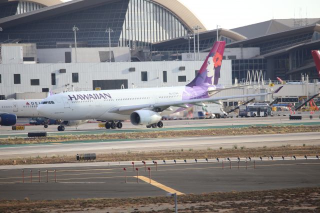 Airbus A330-200 (N379HA)