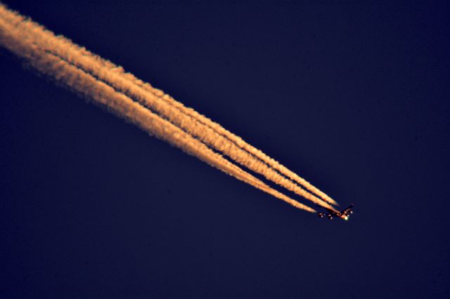 Boeing 747-400 (VH-OEG) - Qantas 12 New York, NY to Los Angeles, CA south of Cleveland 36,000 ft. 05-15-17.