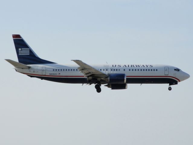 BOEING 737-300 (N406US)