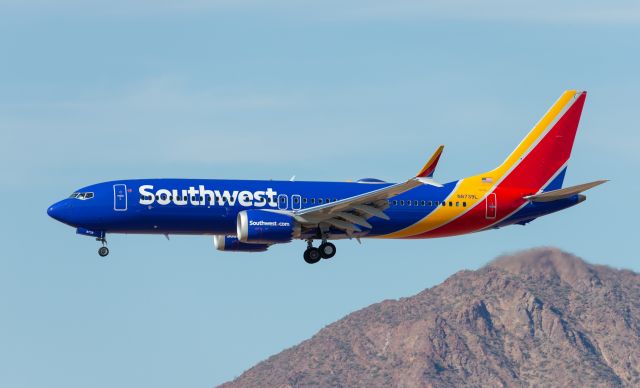 Boeing 737 MAX 8 (N8739L)