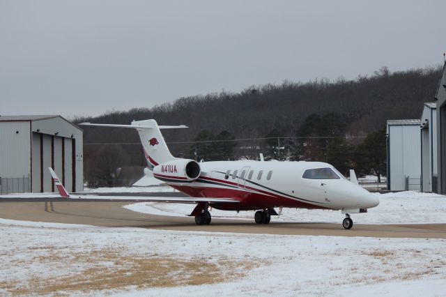 Learjet 40 (N41UA)