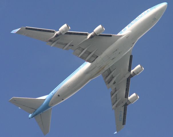 Boeing 747-400 (F-HLOV)