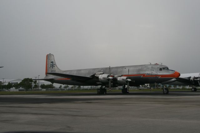 Douglas DC-7 (N381AA)