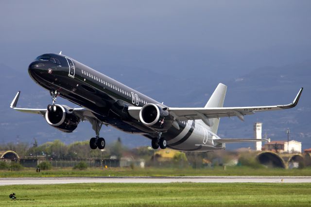 Airbus A321neo (G-OATW) - PSC Verona - Piti Spotter Club Verona