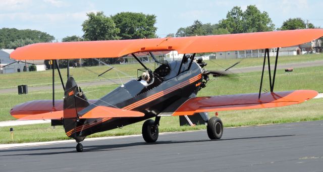 Piper PA-39 Twin Comanche CR (N89X) - This 1943 plane just landed and is getting ready to park in the summer of 2017.