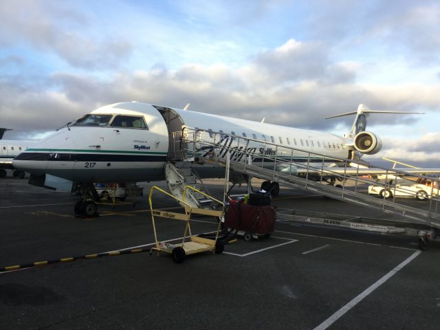 Canadair Regional Jet CRJ-700 (N217AG)