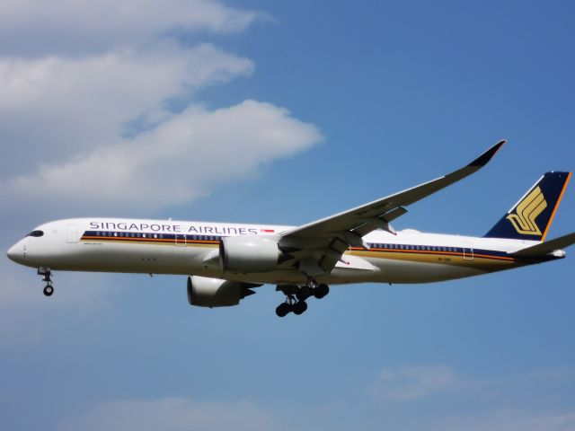 Airbus A350-900 (9V-SHD)