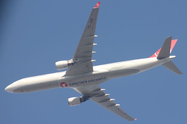 Airbus A330-300 (TC-JOG)