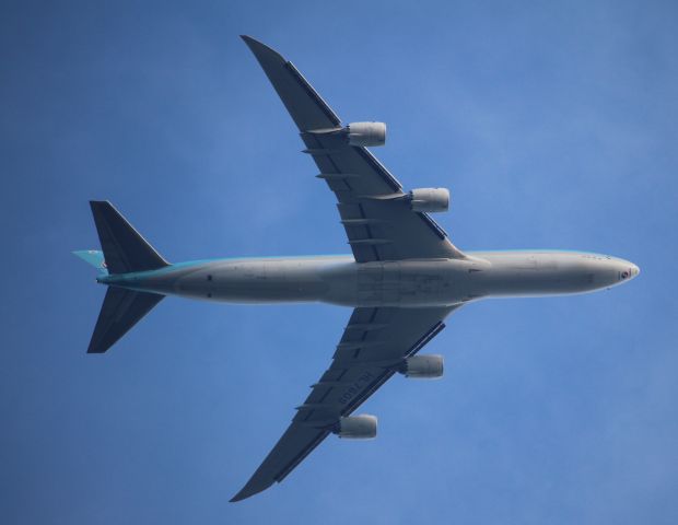 BOEING 747-8 (HL7609) - Taken overhead from Leaside, Ontario