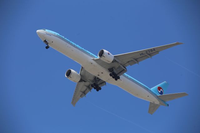 BOEING 777-300ER (HL7784)