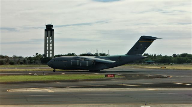 Boeing Globemaster III — - Landing roll on Honolulu Runway 8L November 2006