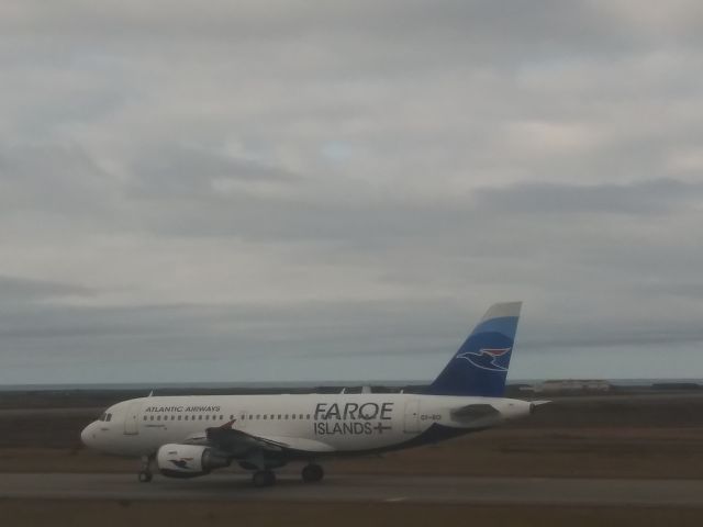 Airbus A319 (OY-RCI) - Atlantic Airways A319 taxiing at Keflavik airport.