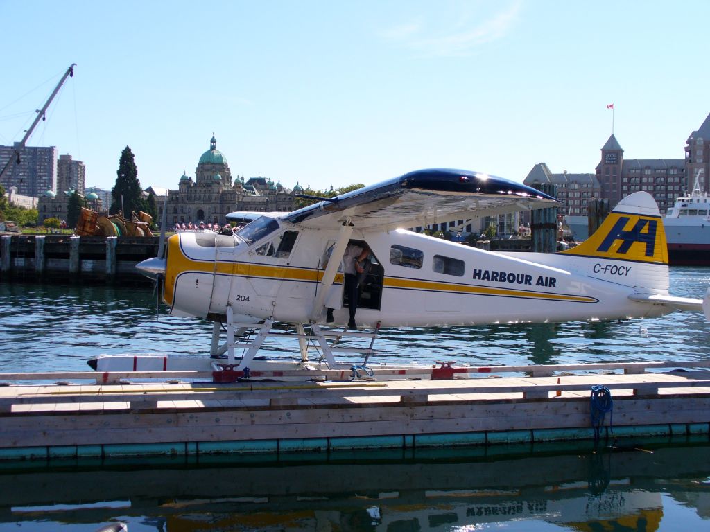 De Havilland Canada DHC-2 Mk1 Beaver (C-FOCY) - Victoria BC Inner Harbor