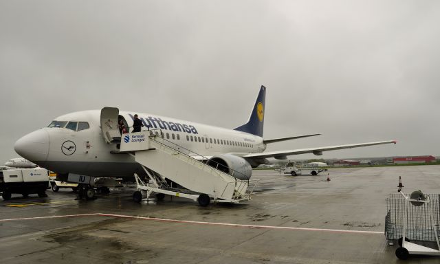 Boeing 737-500 (D-ABIU) - Lufthansa Boeing 737-530 D-ABIU in Aberdeen