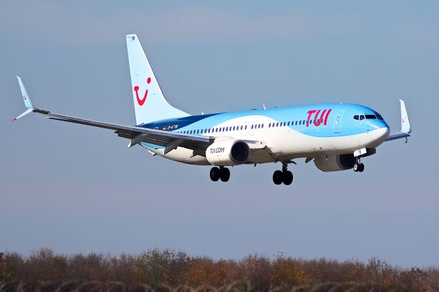 Boeing 737-700 (D-ATYB)