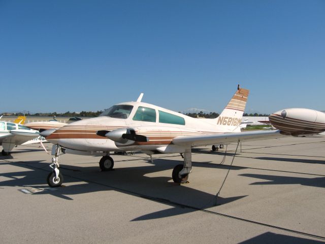 Cessna 310 (N5816M) - PARKED AT FULLERTON