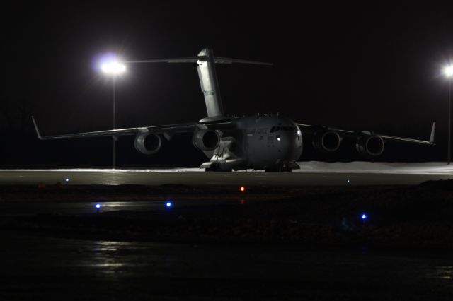 Boeing Globemaster III — - C-17 spending the night at Capital Region International Airport (KLAN) following a visit from the President