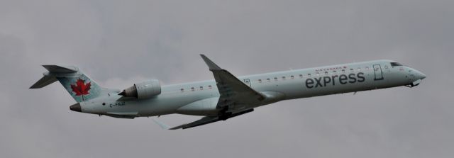 Canadair Regional Jet CRJ-900 (C-FNJZ)
