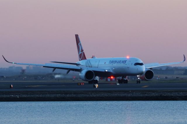 Airbus A350-900 (TC-LGP)