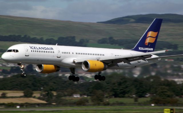 Boeing 757-200 (TF-FIK) - Icelandair