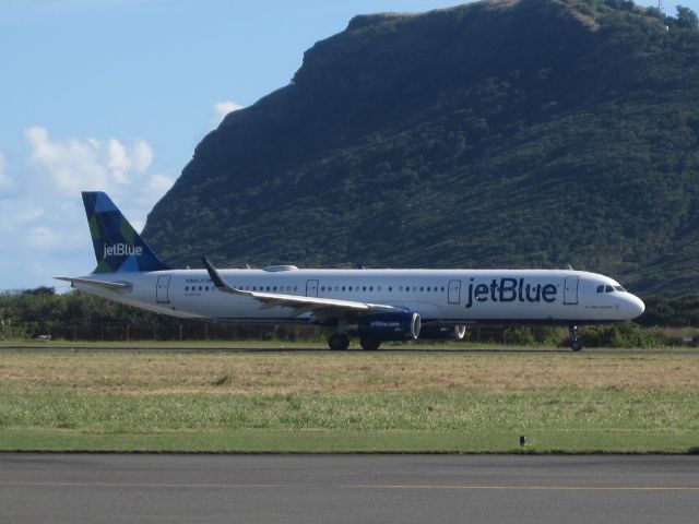 Airbus A321 (N945JT)