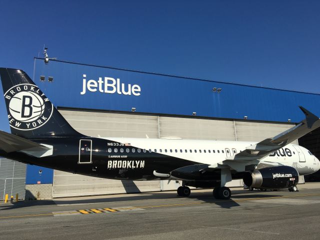 Airbus A320 (N633JB)